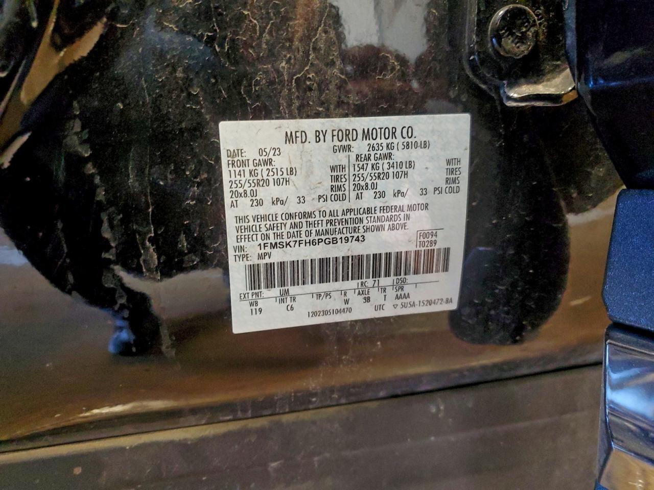 Ford Explorer Limited Image 8