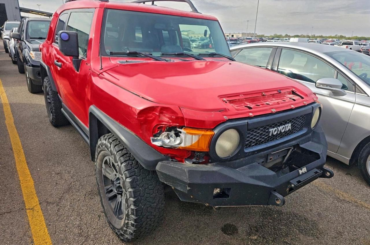 Toyota FJ Cruiser Image 2