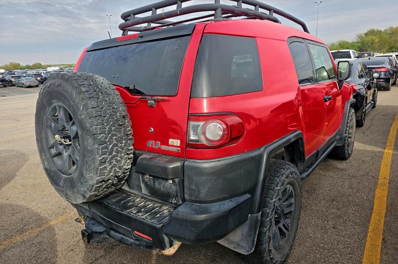 Toyota FJ Cruiser Image 3