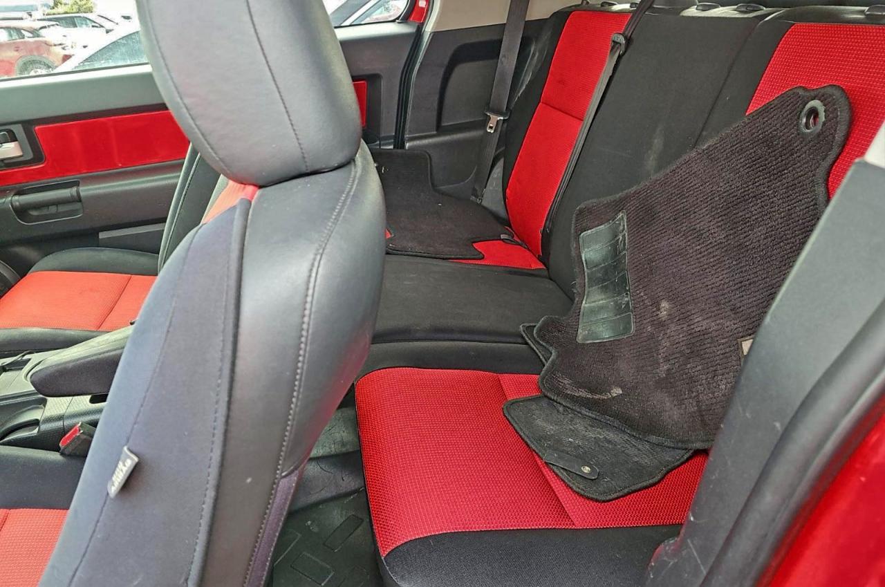 Toyota FJ Cruiser Image 6