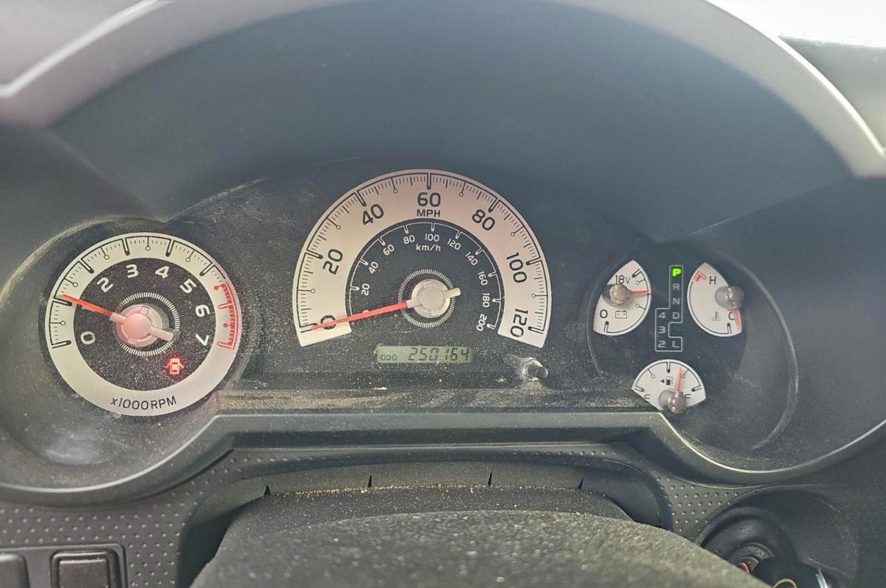 Toyota FJ Cruiser Image 8