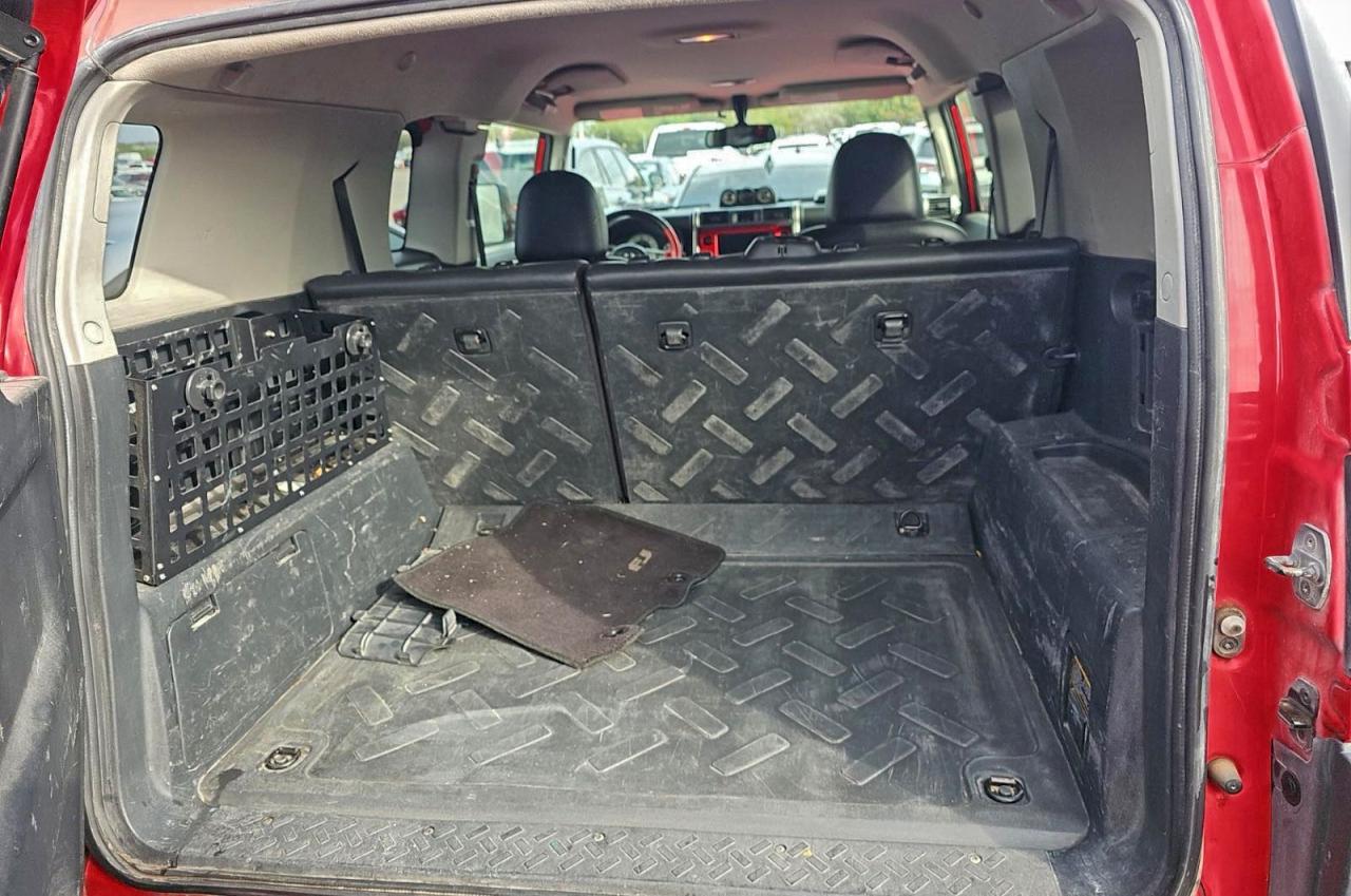 Toyota FJ Cruiser Image 11