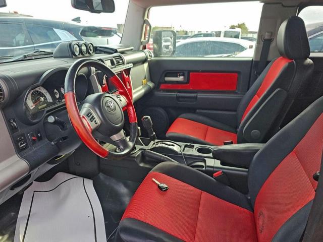 Toyota FJ Cruiser Image 13