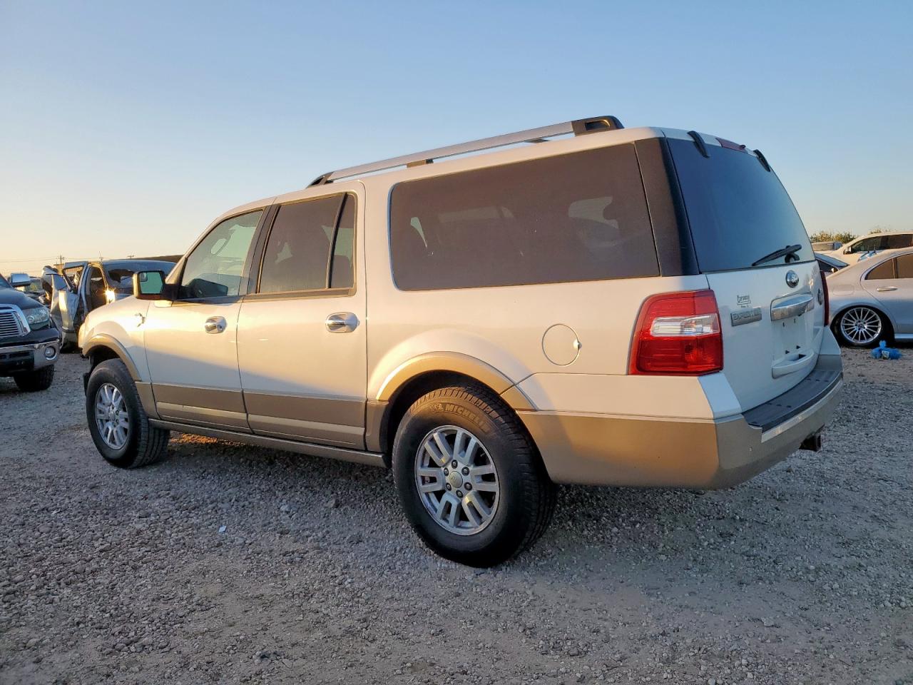 Ford Expedition El Xlt Image 2