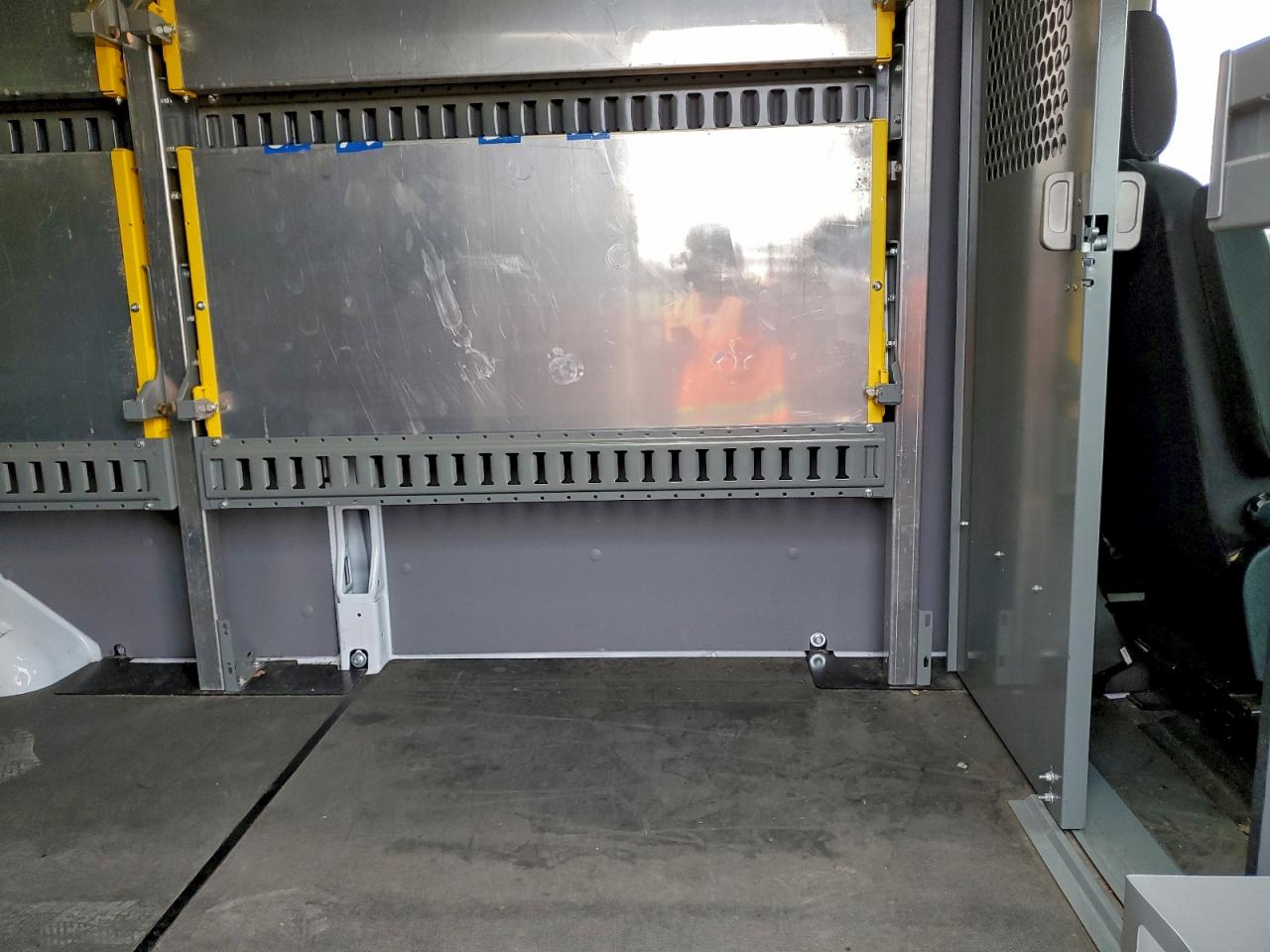 Ford Transit T-350 Image 6