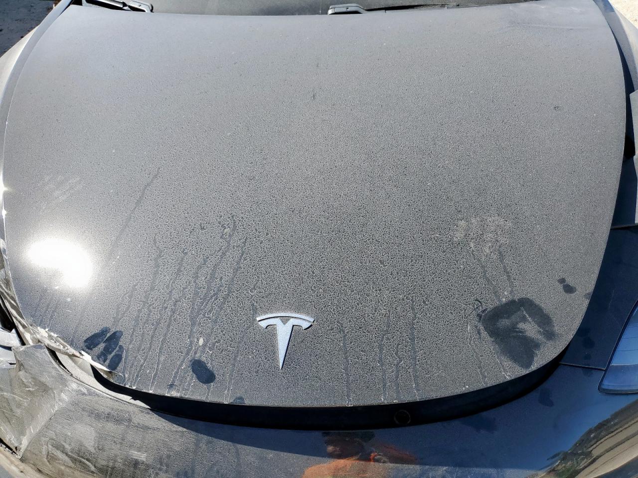 Tesla Model 3 Image 9