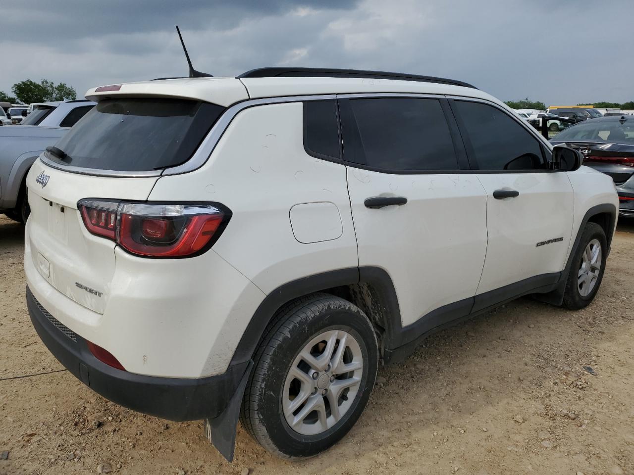 Jeep Compass Sport Image 2