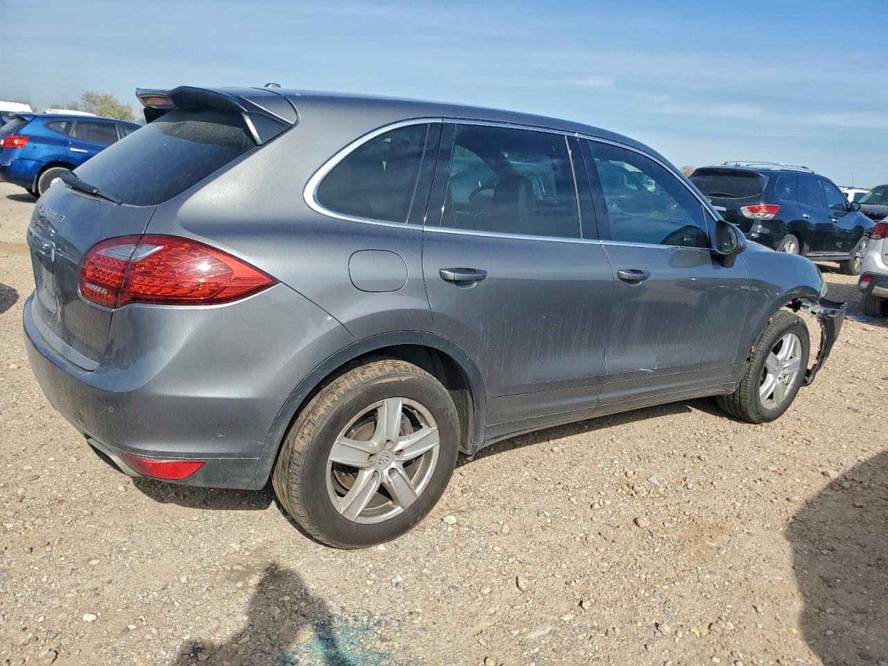 Porsche Cayenne Image 3