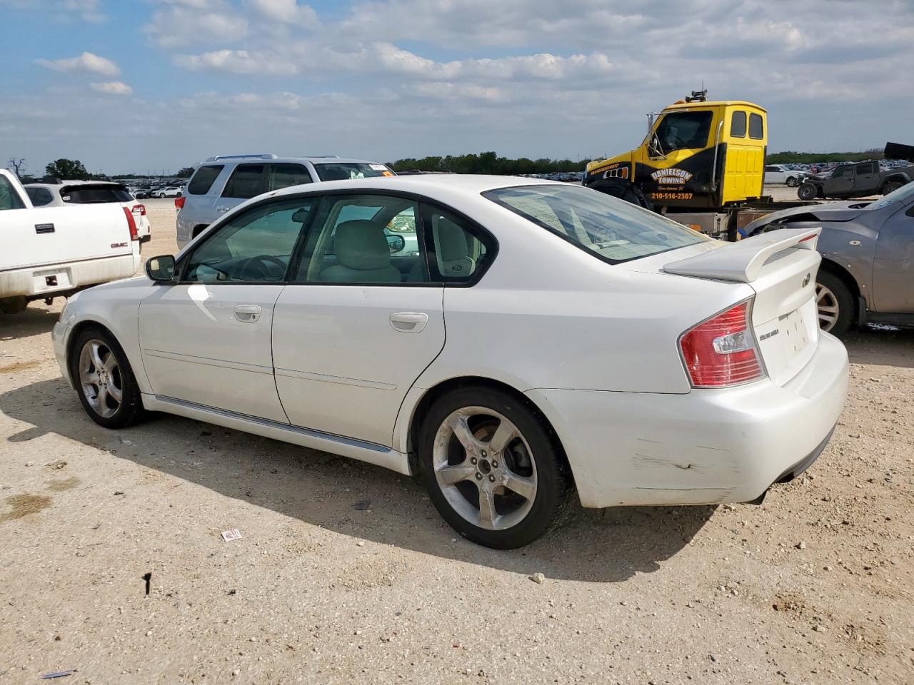 Subaru Legacy 2.5i Image 2