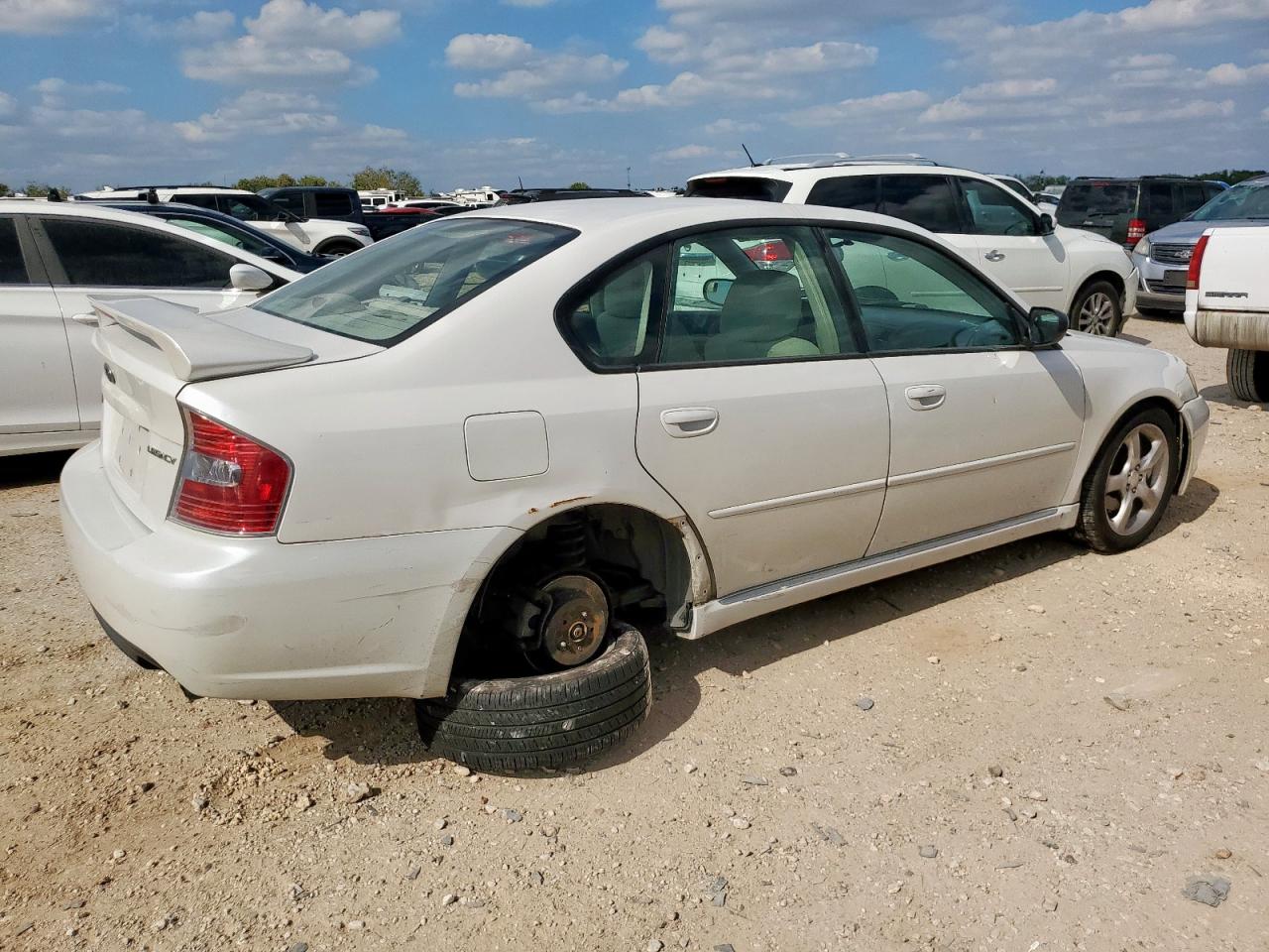 Subaru Legacy 2.5i Image 3