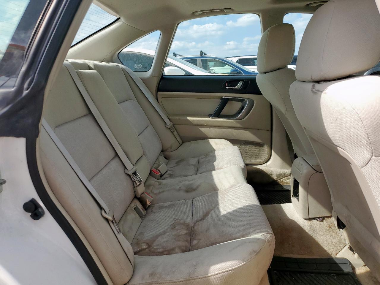 Subaru Legacy 2.5i Image 12