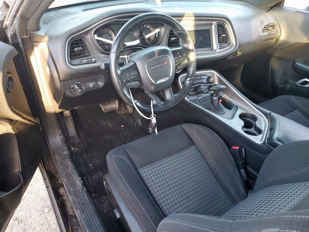 Dodge Challenger Sxt Image 4