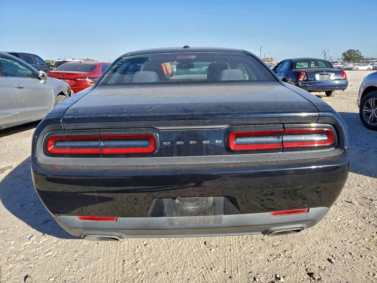 Dodge Challenger Sxt Image 4