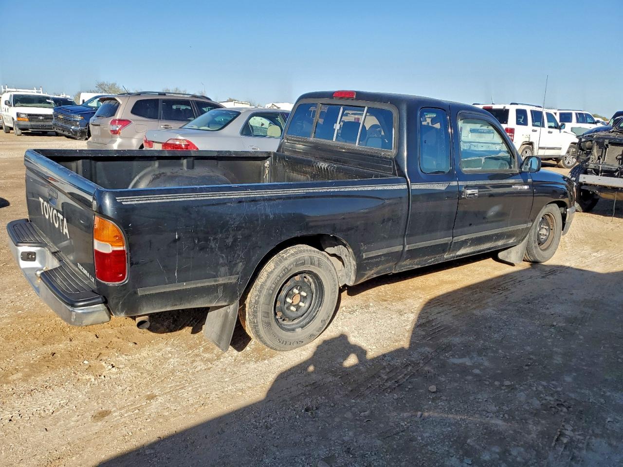 Toyota Tacoma Xtracab Image 6