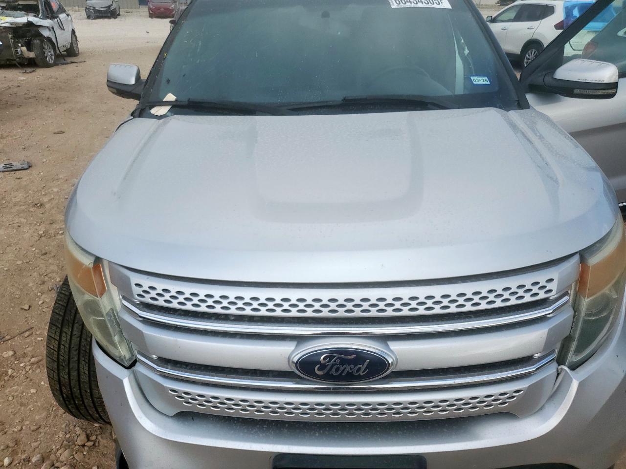 Ford Explorer Limited Image 11