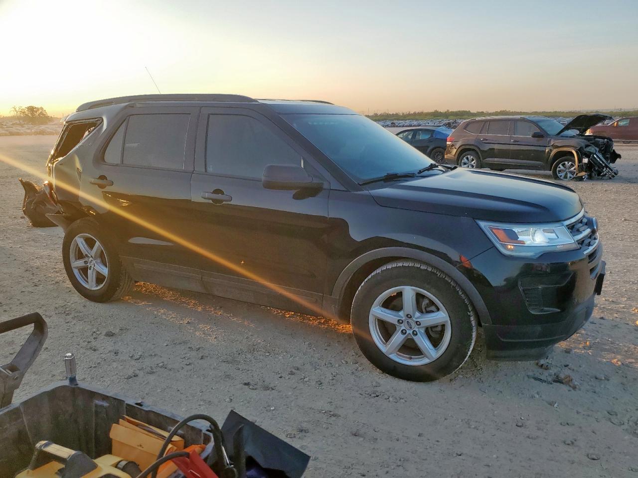 Ford Explorer Image 2