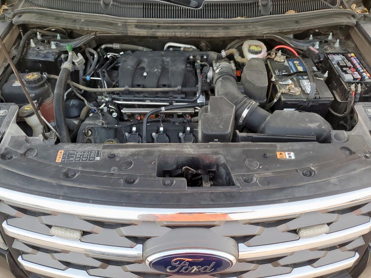 Ford Explorer Image 12