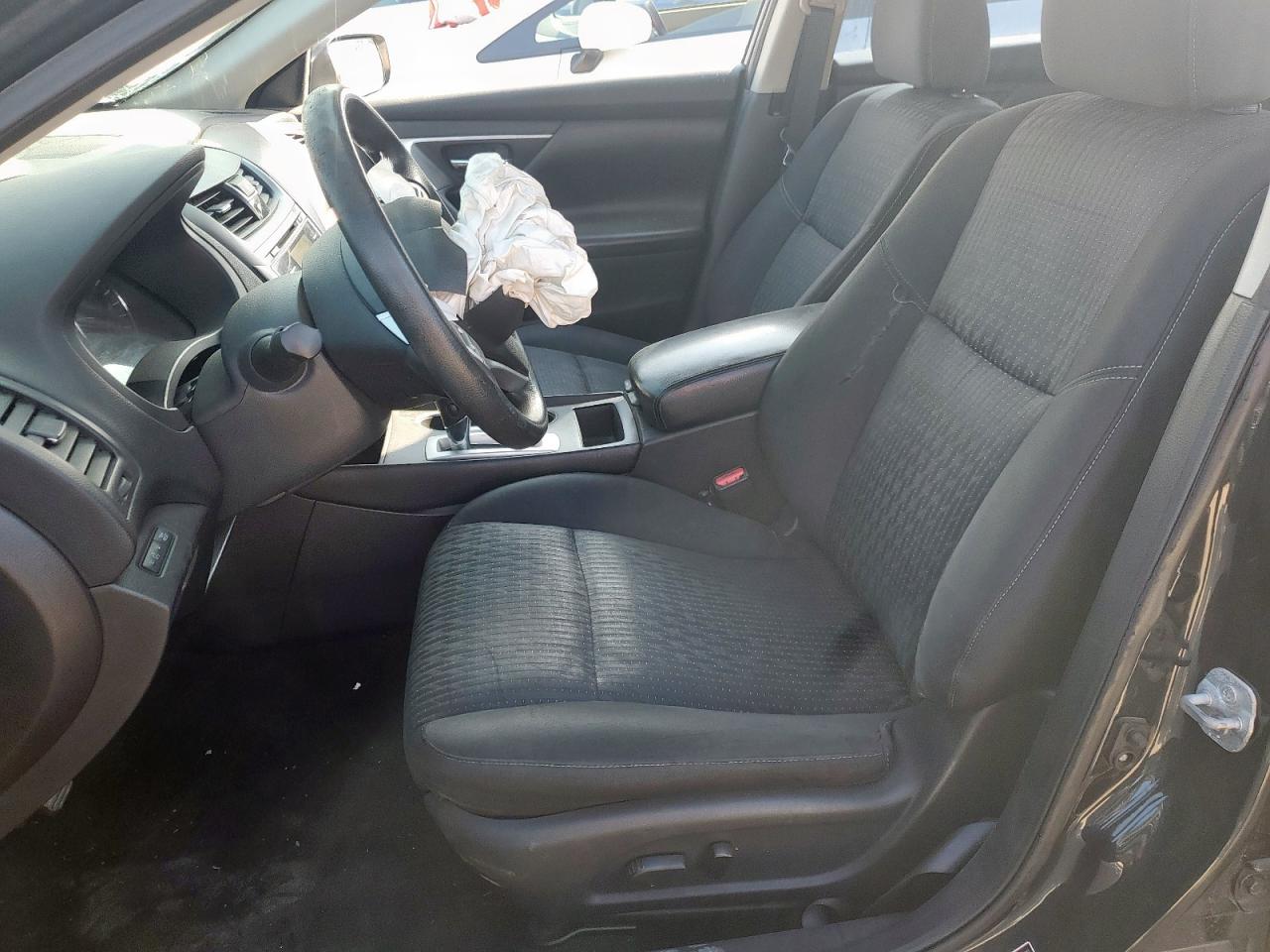 Nissan Altima 2.5 Image 4