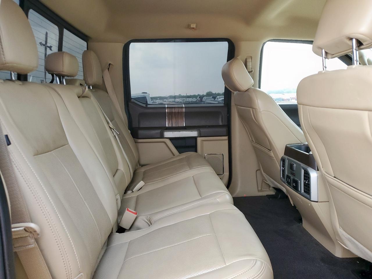 Ford F-150 Supercrew Image 11