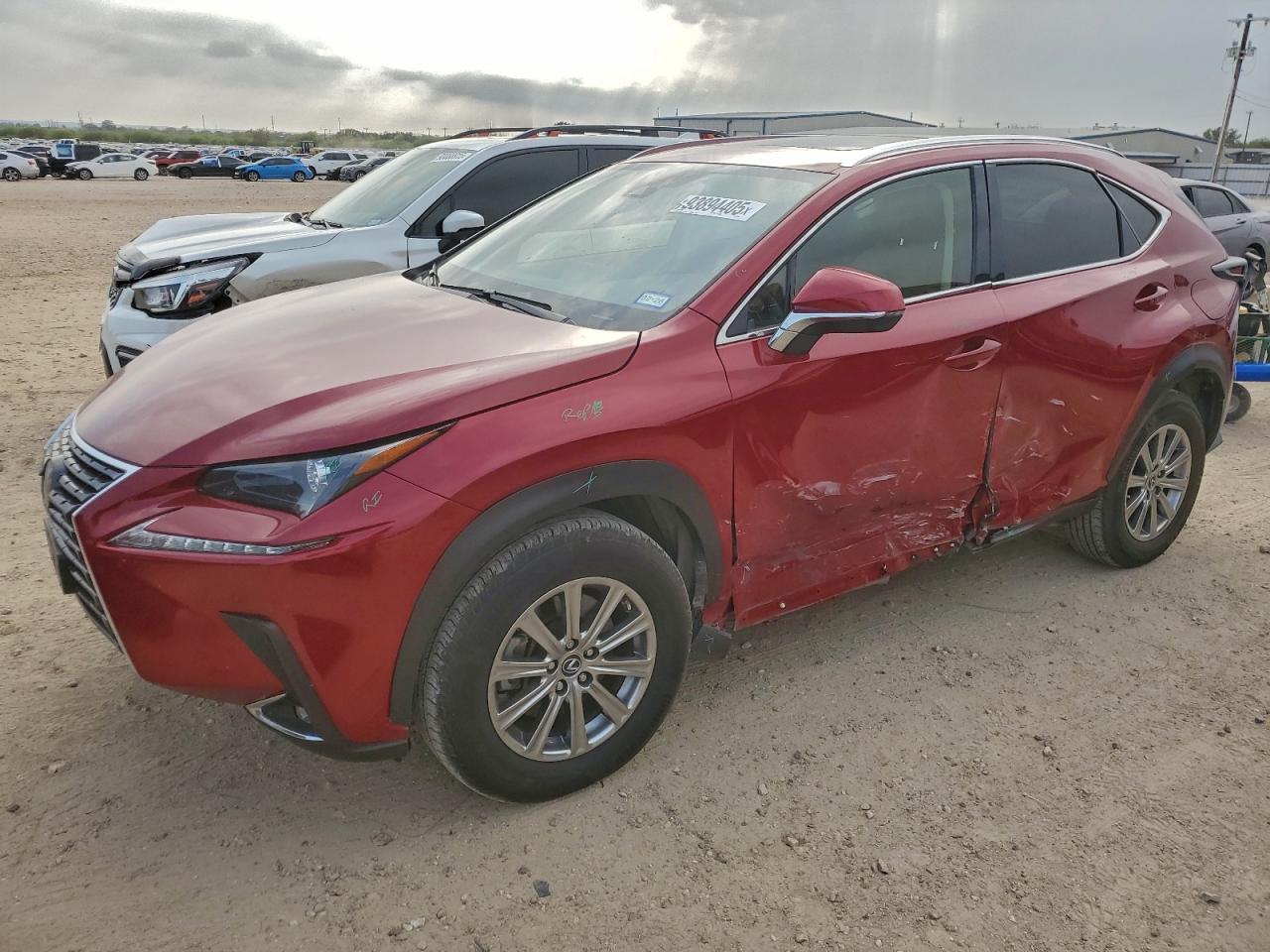 Lexus NX 300 Image 1