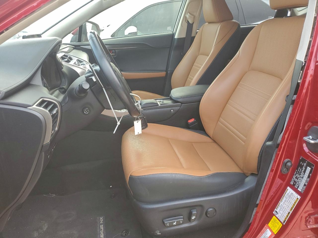 Lexus NX 300 Image 5