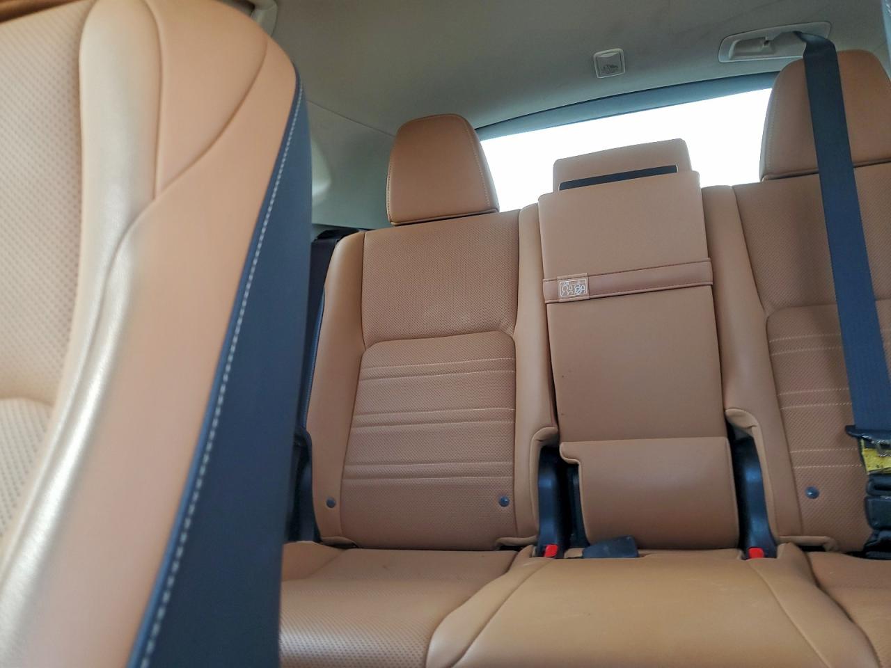 Lexus NX 300 Image 6