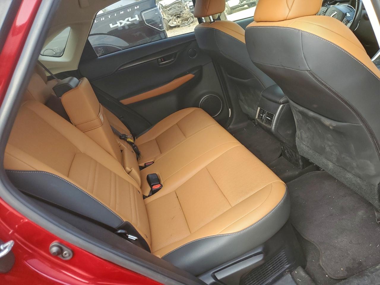 Lexus NX 300 Image 13