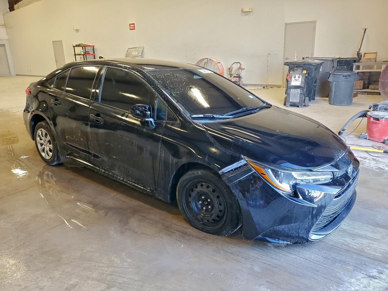 Toyota Corolla Le Image 3