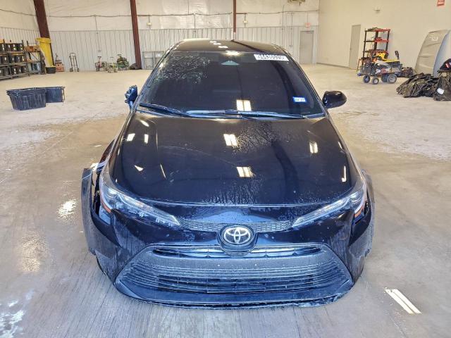 Toyota Corolla Le Image 10