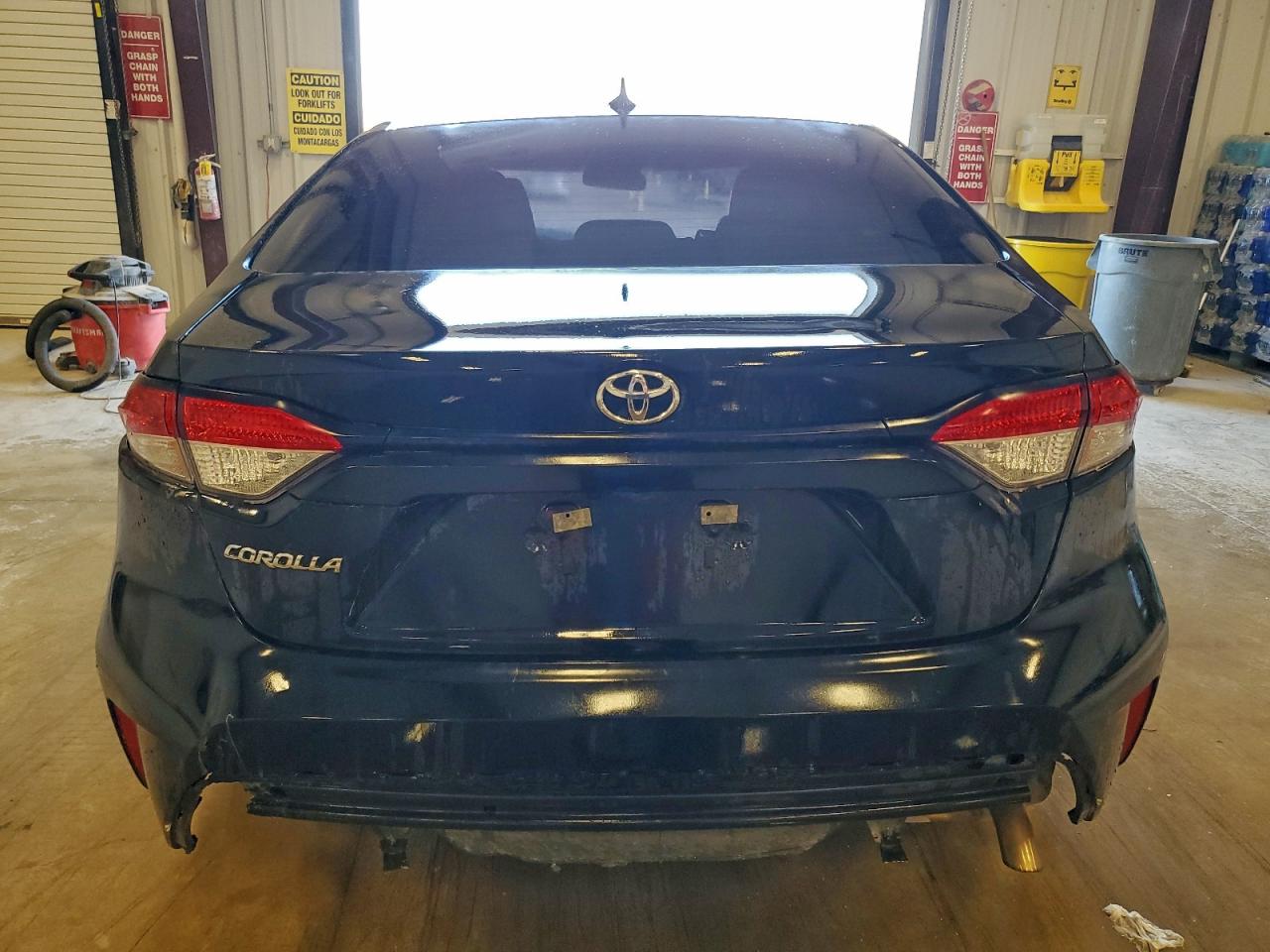 Toyota Corolla Le Image 9