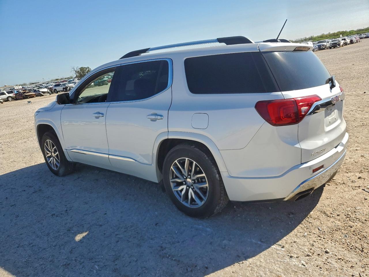 GMC Acadia Denali Image 2