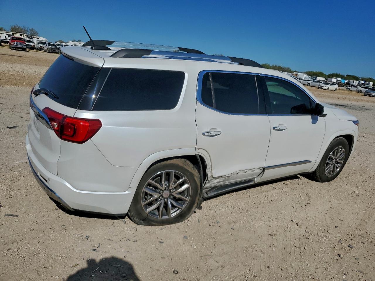 GMC Acadia Denali Image 6