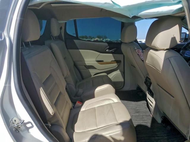 GMC Acadia Denali Image 14