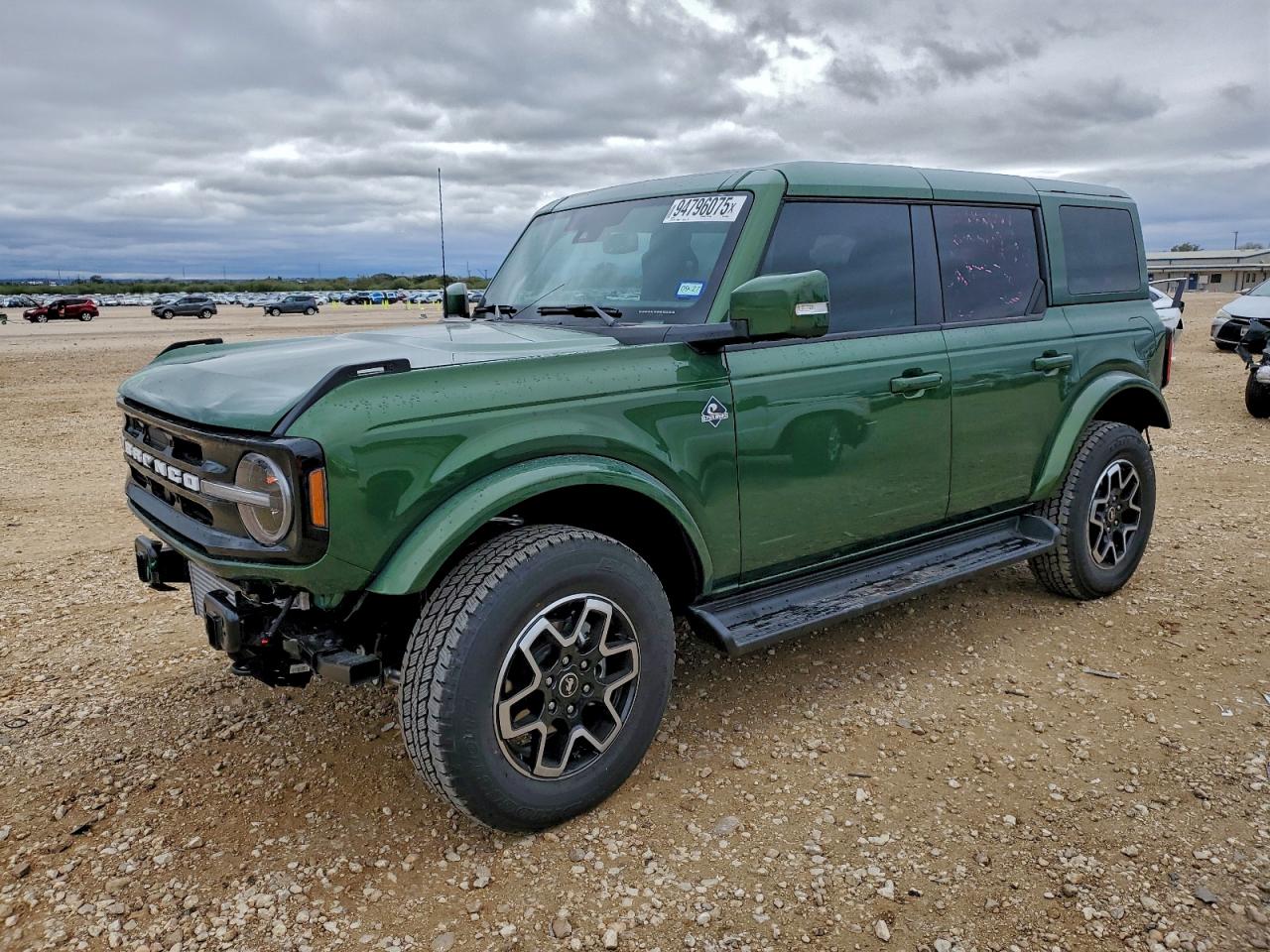 Ford Bronco Outer Banks Image 1