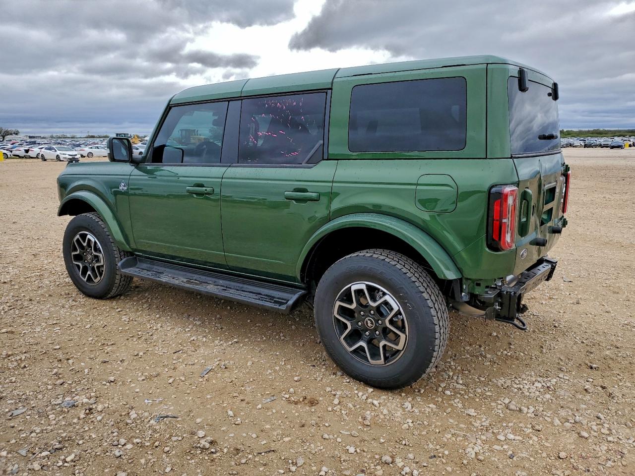 Ford Bronco Outer Banks Image 2