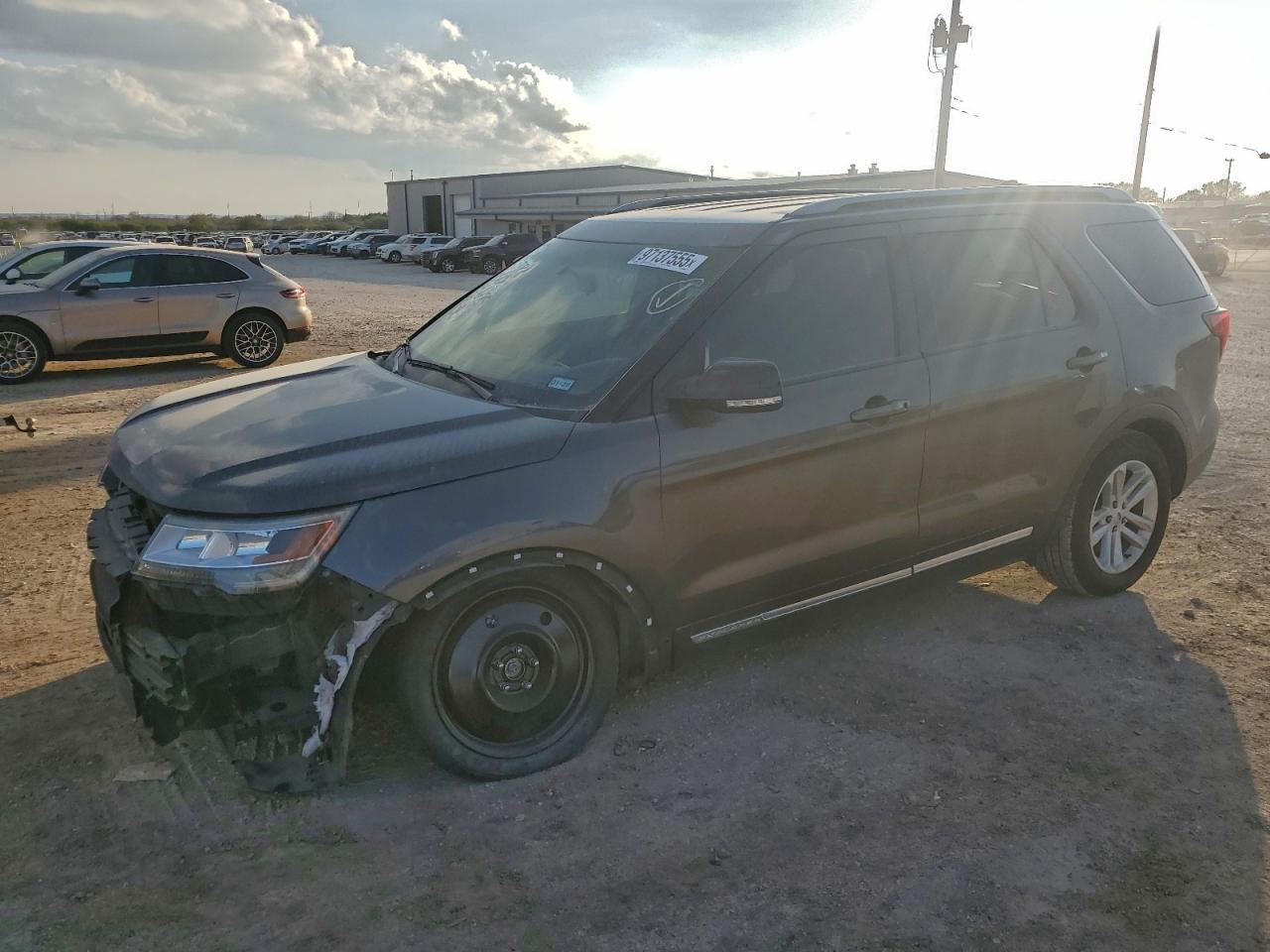 Ford Explorer Xlt Image 1