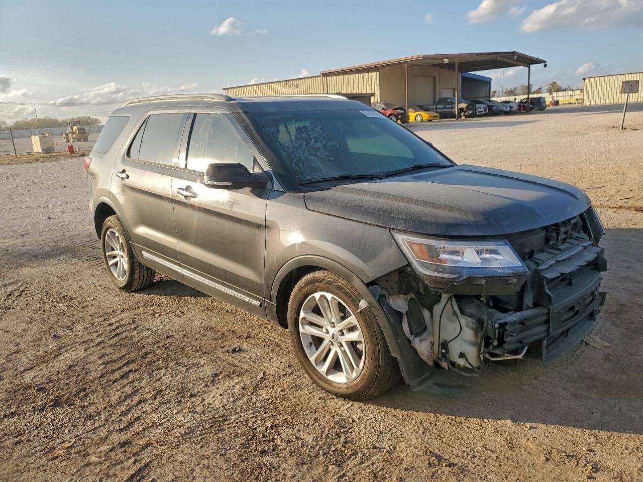Ford Explorer Xlt Image 4