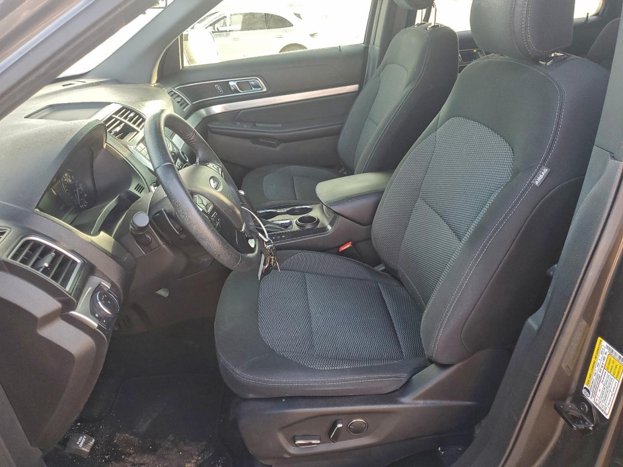 Ford Explorer Xlt Image 10