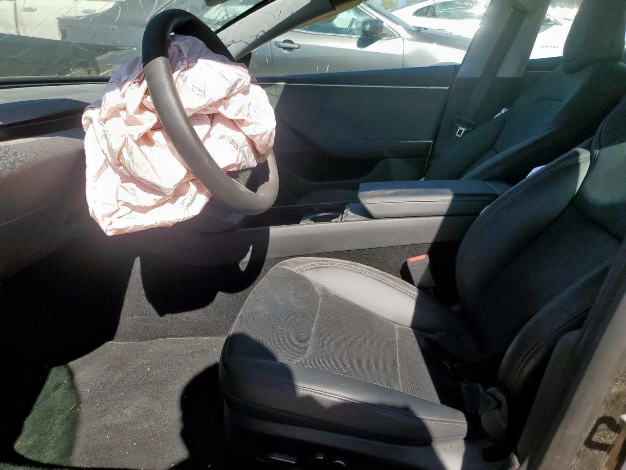 Tesla Model 3 Image 12