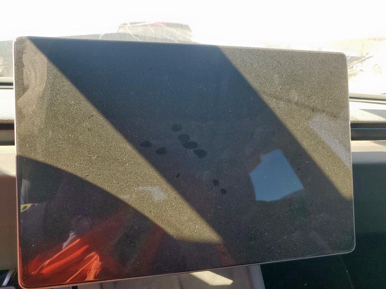 Tesla Model 3 Image 7