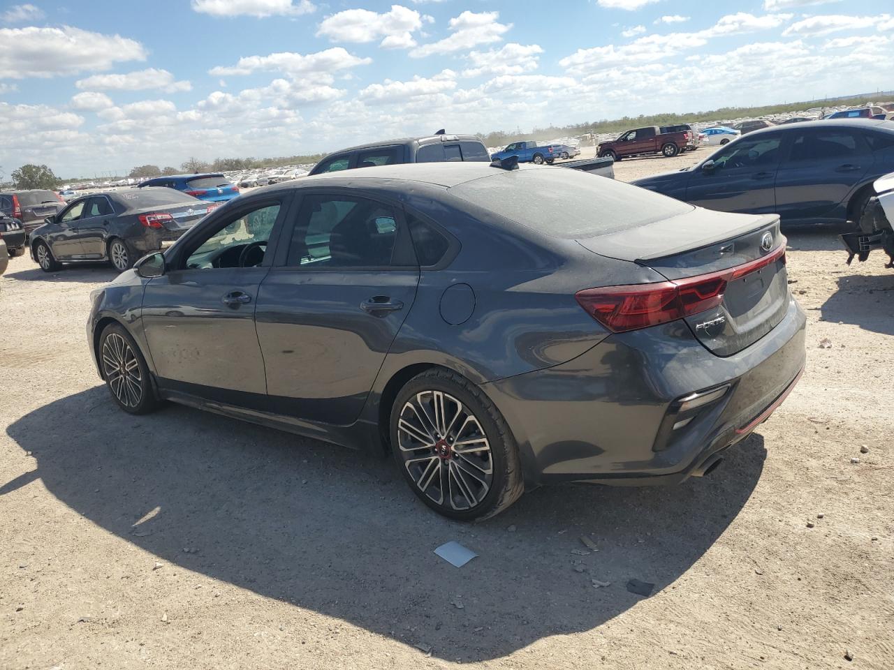 Kia Forte Gt Image 2