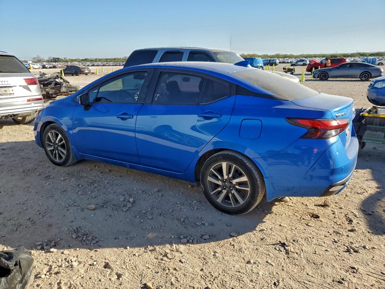Nissan Versa Sv Image 6