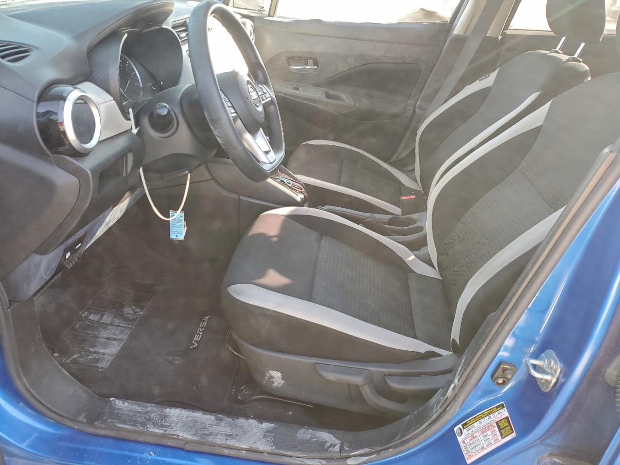 Nissan Versa Sv Image 9