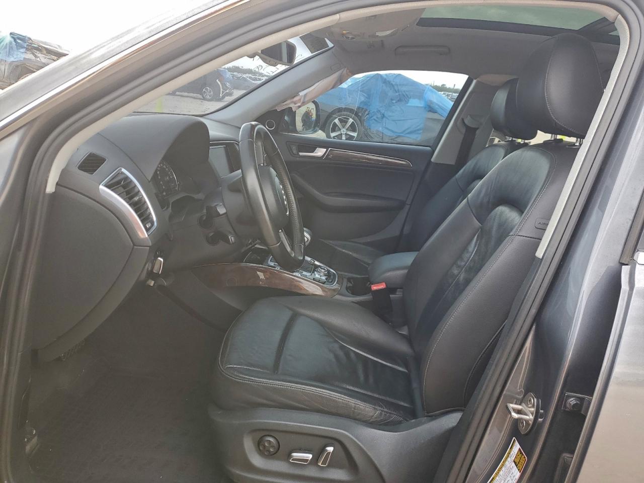 Audi Q5 Premium Plus Image 9