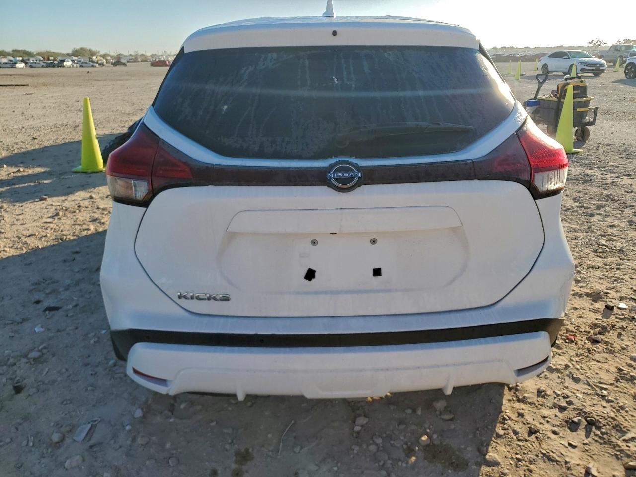 Nissan Kicks S Image 4