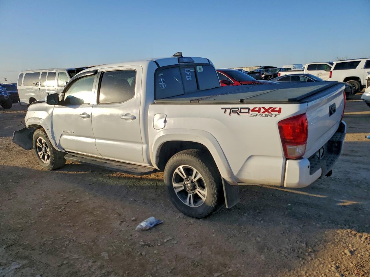 Toyota Tacoma Double Cab Image 2