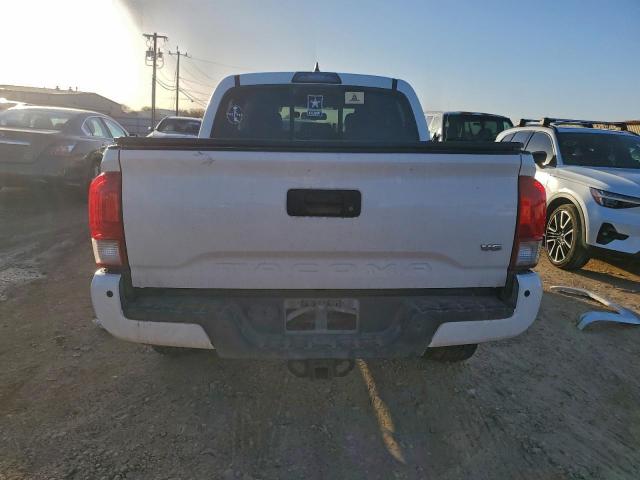 Toyota Tacoma Double Cab Image 5