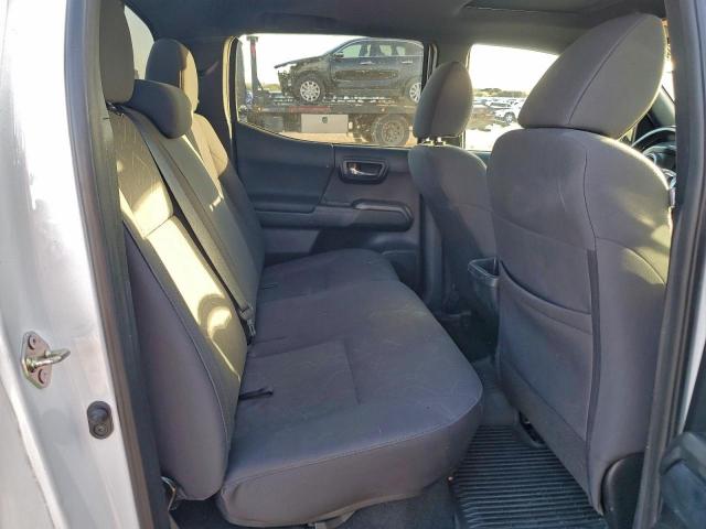 Toyota Tacoma Double Cab Image 4