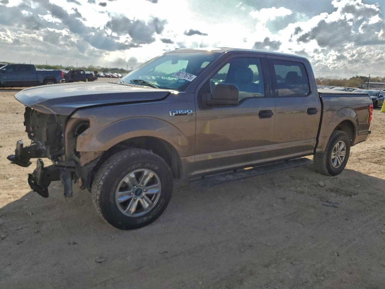 Ford F-150 Supercrew Image 1