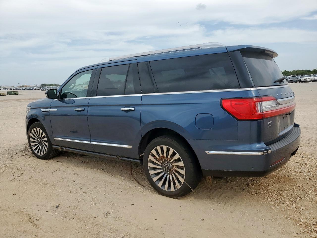 Lincoln Navigator L Reserve Image 2